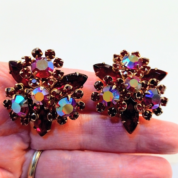 Vintage Rhinestone Earrings Clip - Picture 2 of 4